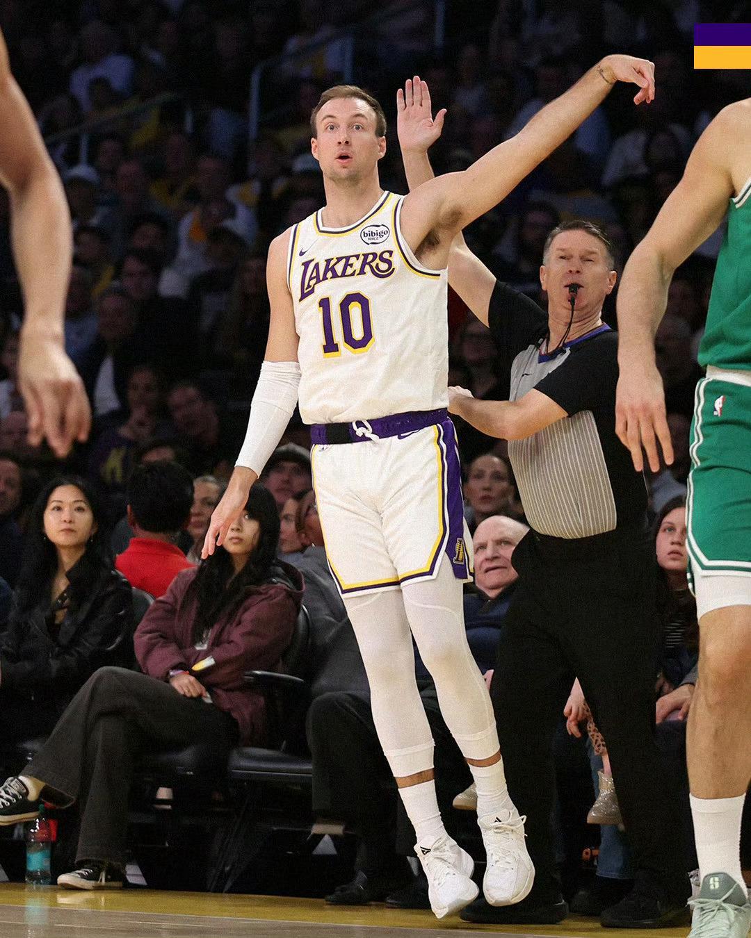 乐鱼官网-1战轰进29个三分球！黄蜂大胜凯尔特人，证明湖人的1个操作太关键