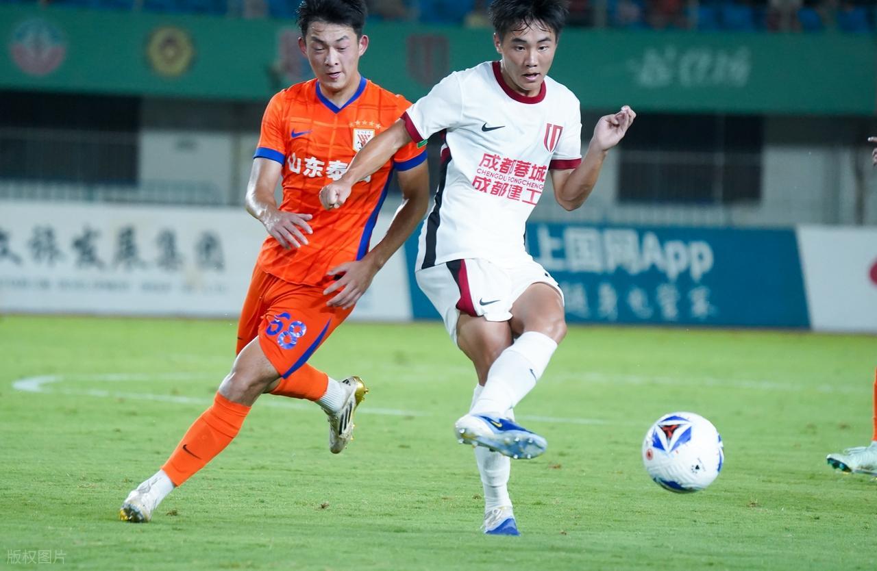 乐鱼体育登陆-官宣！17岁新星前锋，获中国足球金童奖，U17亚预赛狂轰5场9球