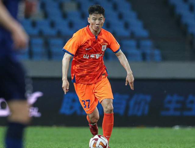 乐鱼网站-依木兰+陈泽仕双线报名,彭啸只踢中超 泰山又1老将离队 转投中冠