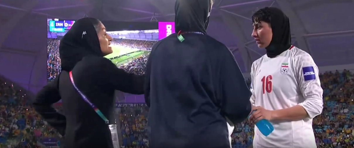 乐鱼app下载-0-4！伊朗女足无心恋战，被淘汰出局，全场18%控球率，仅1脚打门