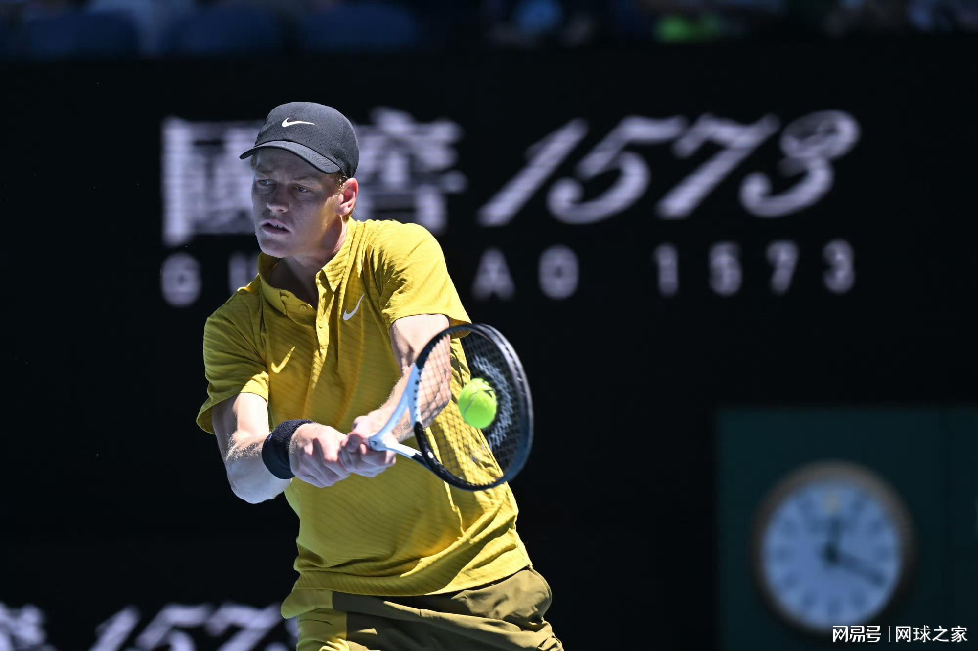 乐鱼体育登陆-罗德拉沃尔球场关闭顶棚引争议，是公平还是干预